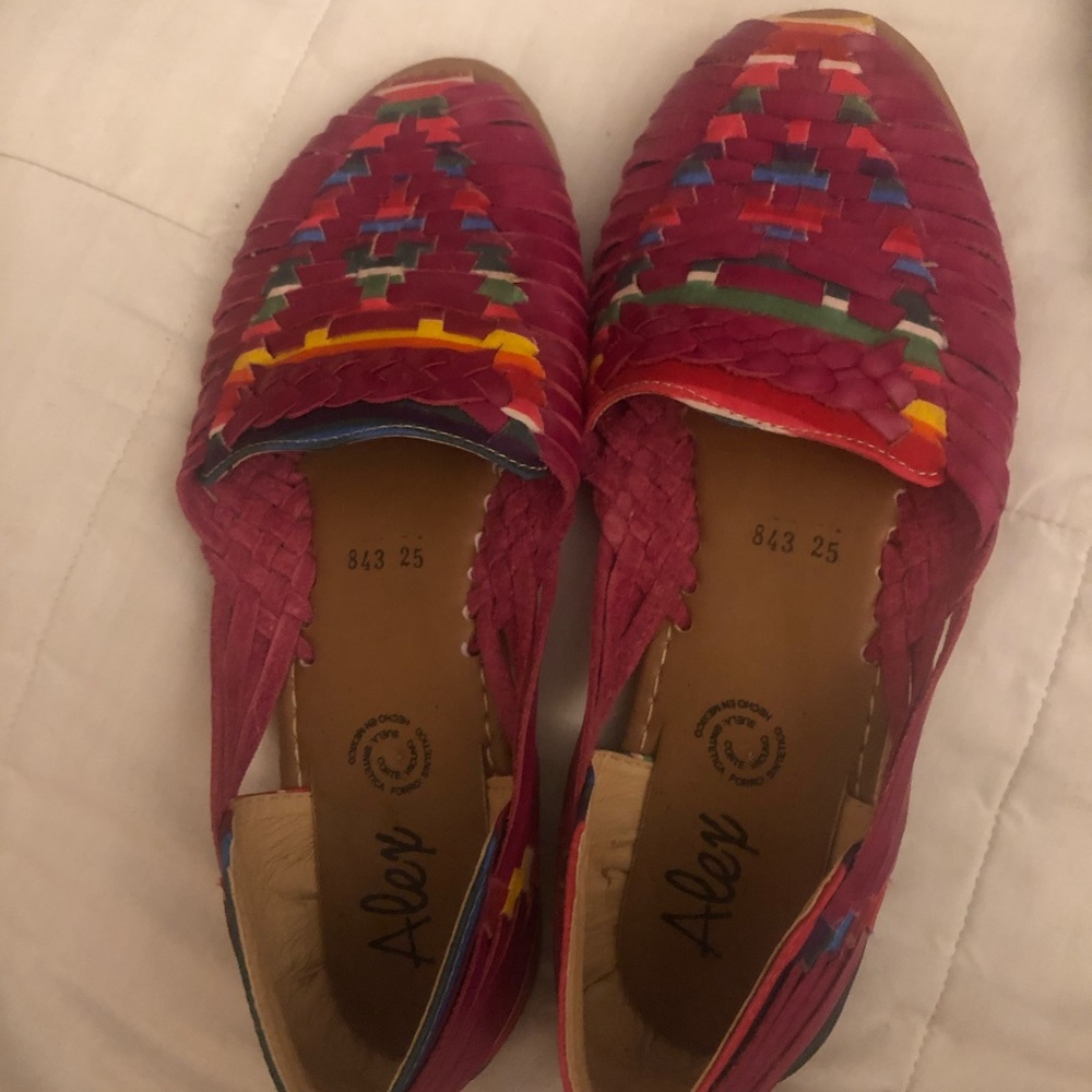 Pink Huaraches size 8 new